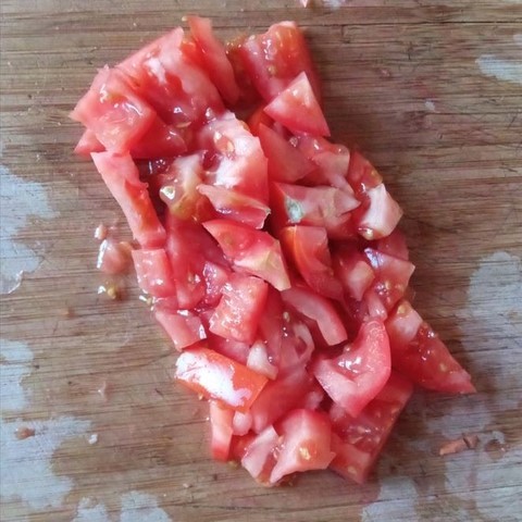 Tomate coupée en cubes